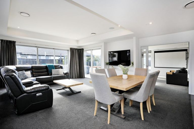 Photo of property in 28 Northside Drive, Waikiwi, Invercargill, 9810