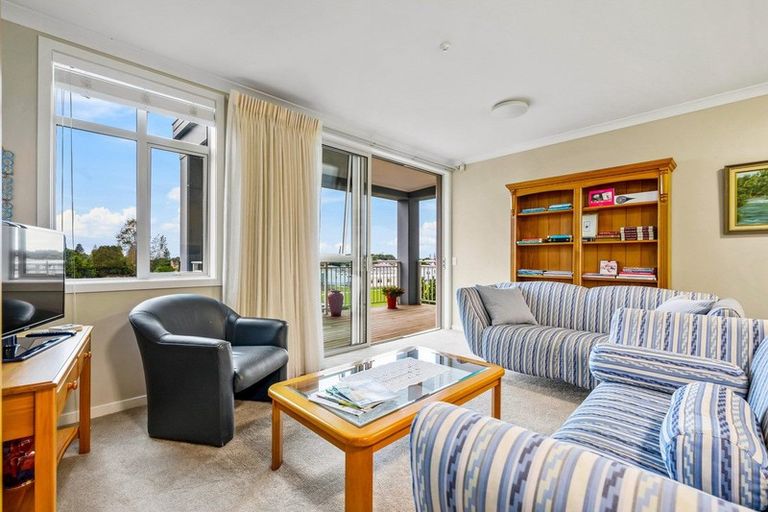 Photo of property in 80 Rewa Rewa Lane, Orewa, 0931