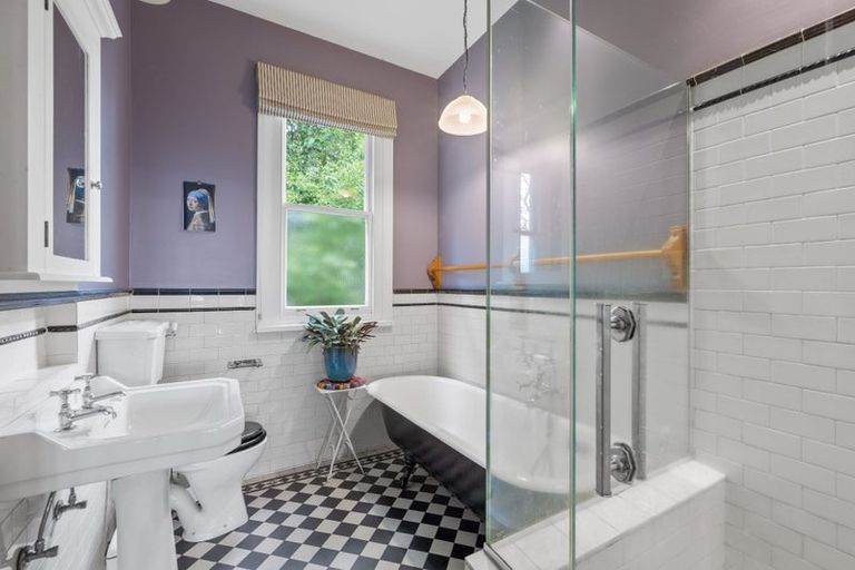 Photo of property in 93 Dyers Pass Road, Cashmere, Christchurch, 8022