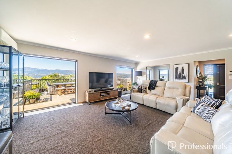 Photo of property in 35 Percy Kinsman Crescent, Riverstone Terraces, Upper Hutt, 5018