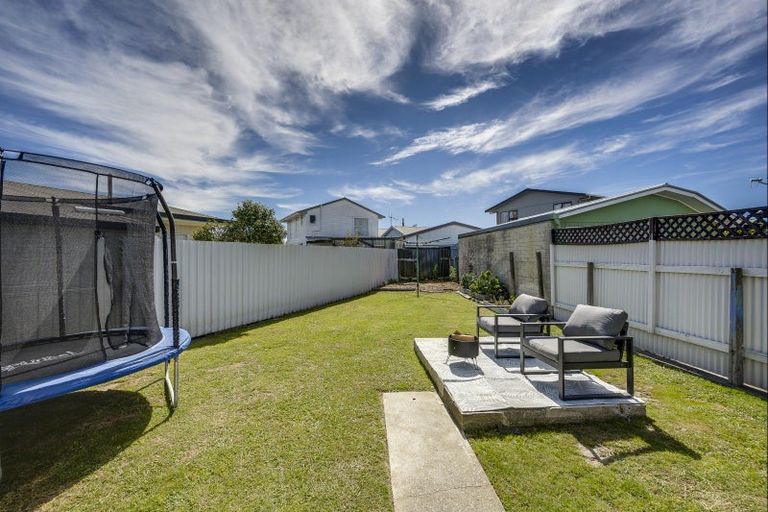 Photo of property in 16 Guildford Street, Tamatea, Napier, 4112
