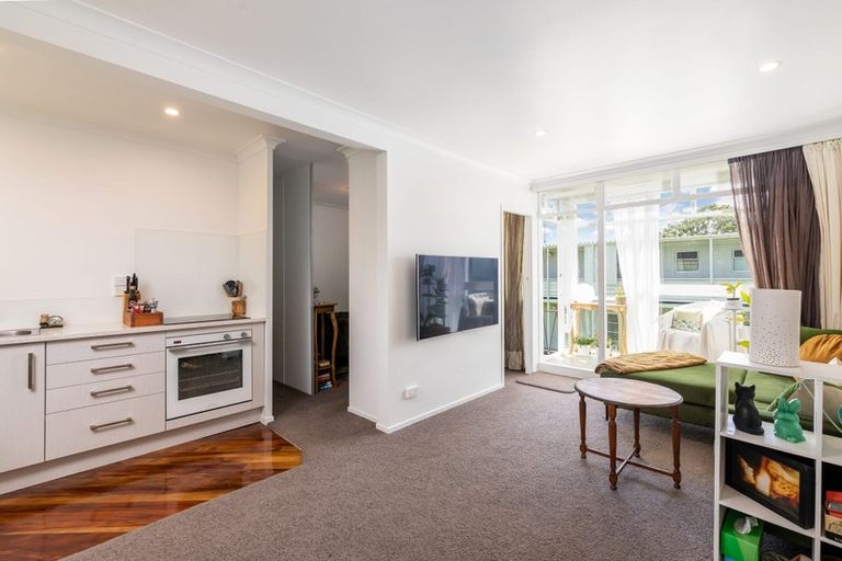Photo of property in Balmoral Court, 2/130a Balmoral Road, Mount Eden, Auckland, 1024