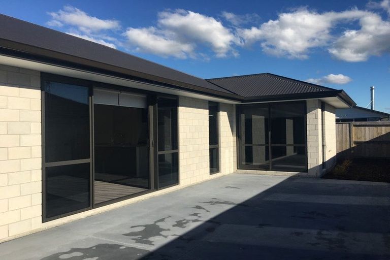 Photo of property in 15 Fuller Street, Papamoa Beach, Papamoa, 3118