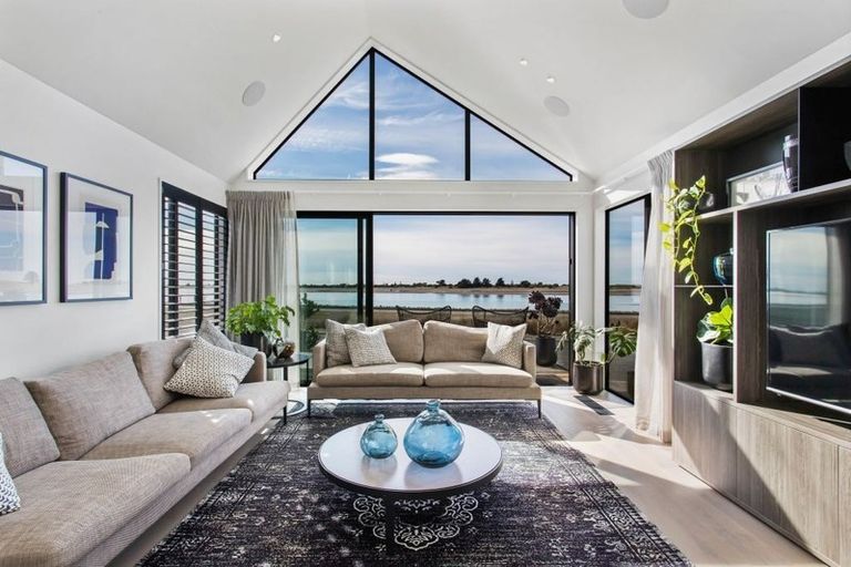 Photo of property in 27 Beachville Road, Redcliffs, Christchurch, 8081