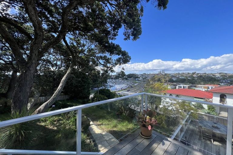 Photo of property in 1/4 Beach Road, Castor Bay, Auckland, 0620