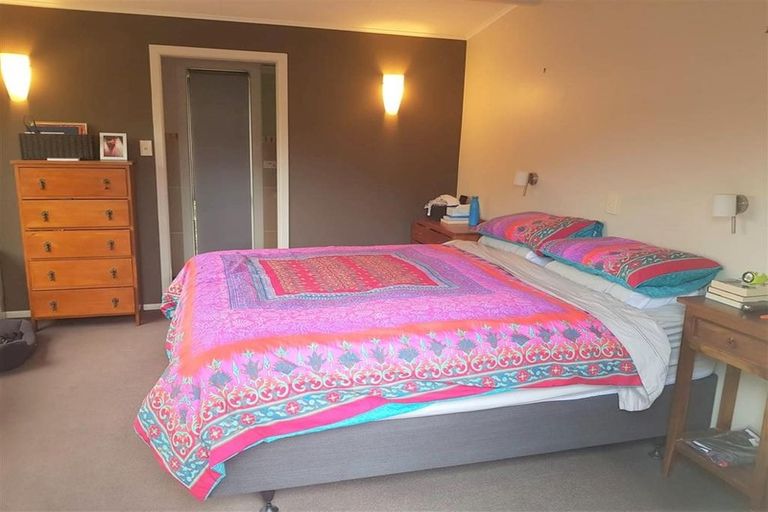 Photo of property in 12 Hillside Crescent, Westown, New Plymouth, 4310