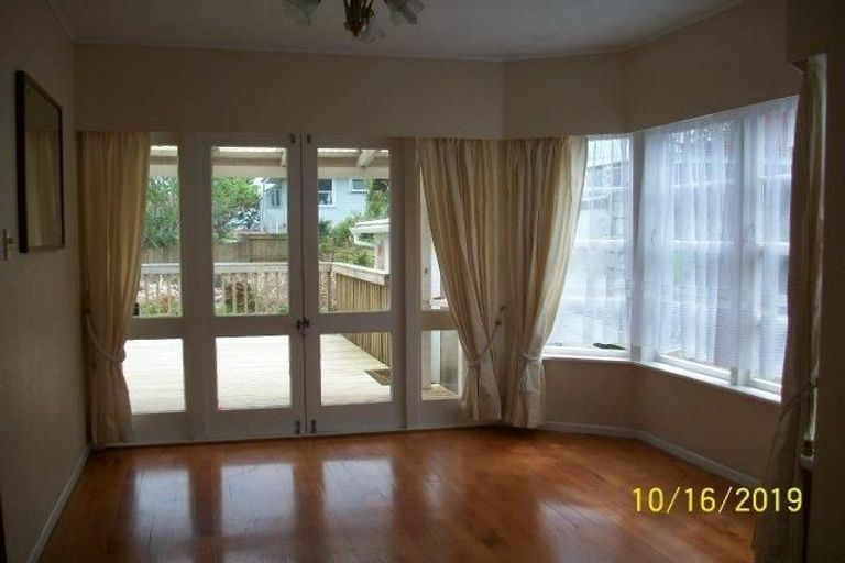 Photo of property in 228 Forrest Hill Road, Forrest Hill, Auckland, 0620