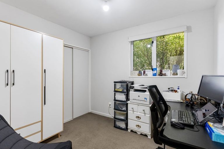 Photo of property in 16 Kruse Place, Redwood, Christchurch, 8051