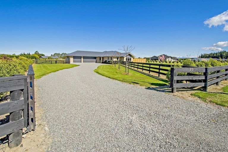 Photo of property in 25 Landsborough Drive, Darfield, 7571