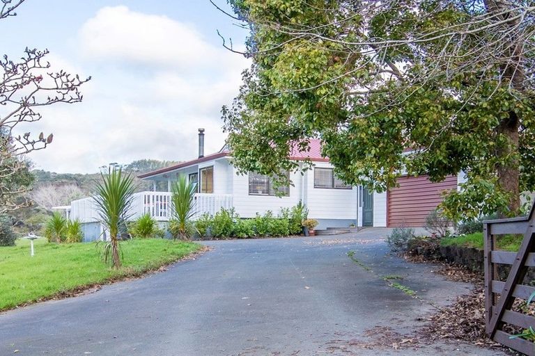 Photo of property in 178 Valley Road, Waimauku, 0881