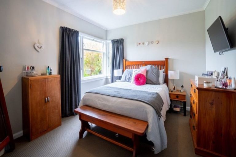 Photo of property in 19 East Street, Terrace End, Palmerston North, 4410