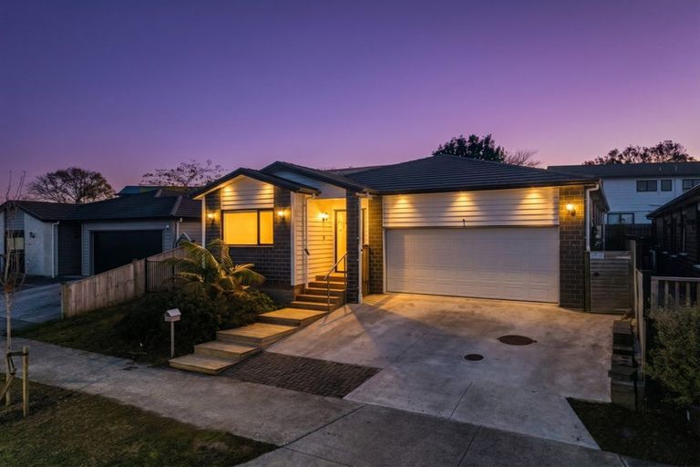 Photo of property in 33 Farranfore Road, Opaheke, Papakura, 2113