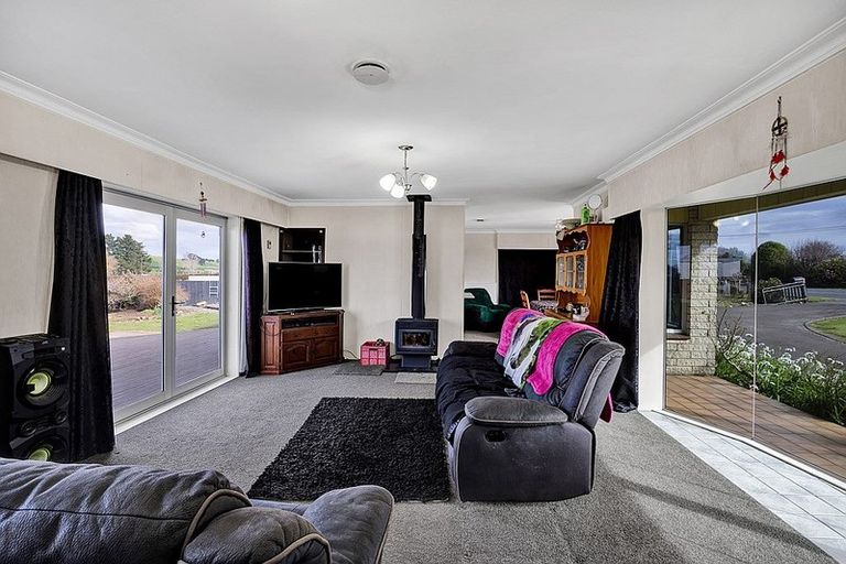 Photo of property in 24 High Street South, Eltham, 4322