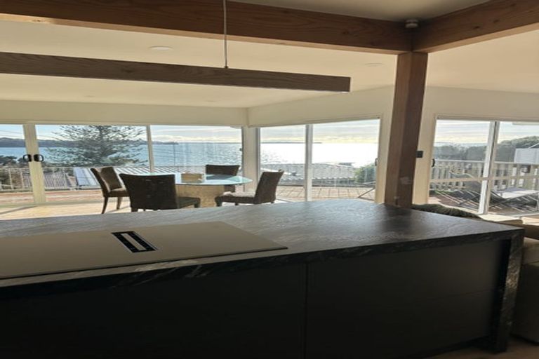 Photo of property in 1/45 Rothesay Bay Road, Rothesay Bay, Auckland, 0630