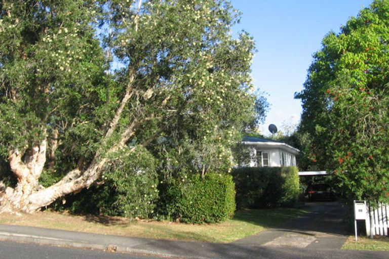 Photo of property in 11 Mountbatten Avenue, Hillcrest, Auckland, 0627