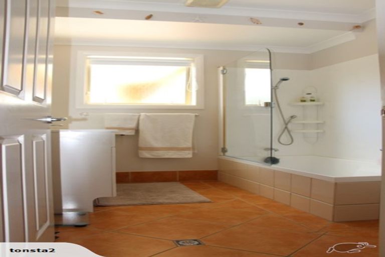 Photo of property in 15 Rawhiti Road, Manly, Whangaparaoa, 0930