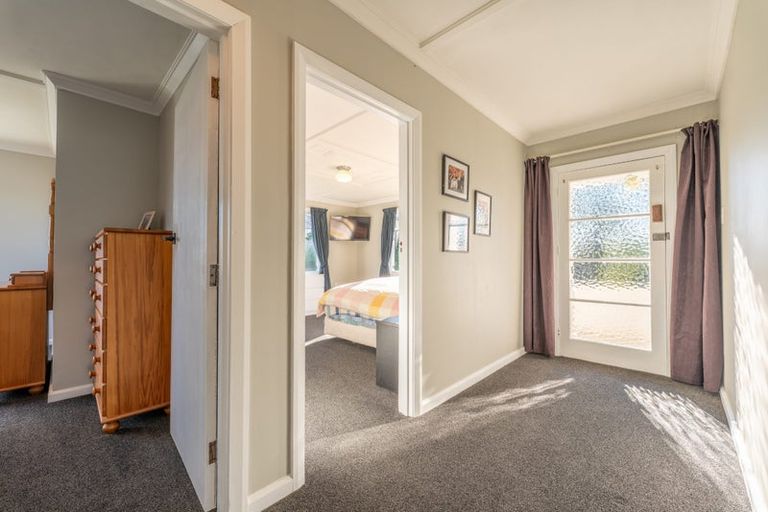 Photo of property in 14 Bathgates Road, Waimate, 7980