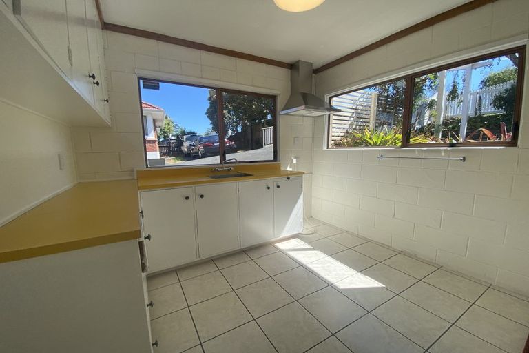 Photo of property in 237 Te Atatu Road, Te Atatu South, Auckland, 0610