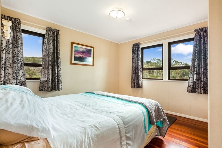 Photo of property in 19 Seaview Road, Cable Bay, 0420