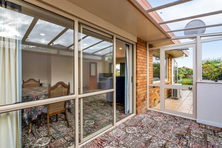 Photo of property in 1/9 Waiwera Place, Merrilands, New Plymouth, 4312