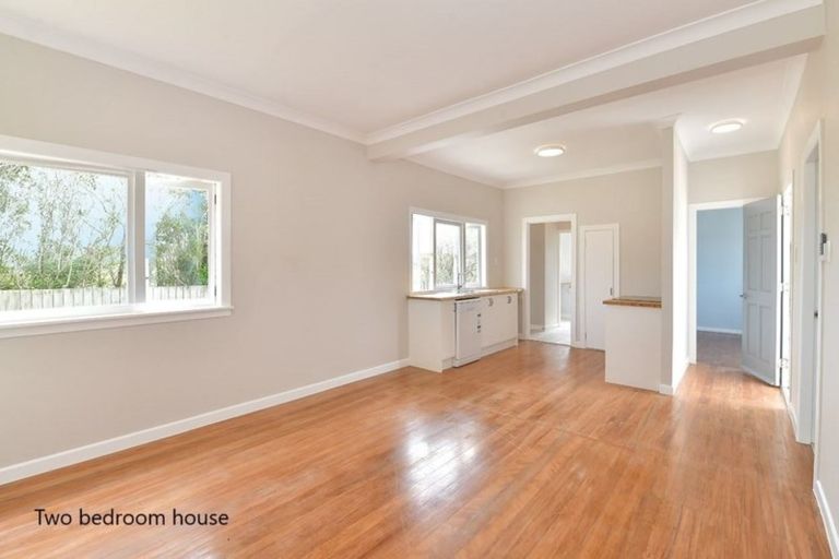 Photo of property in 323 South Head Road, South Head, Helensville, 0874