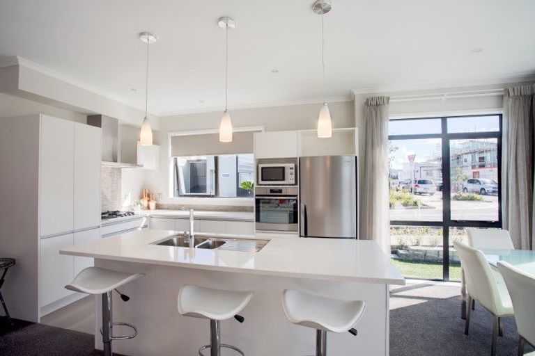 Photo of property in 2 Poaka Road, Hobsonville, Auckland, 0616