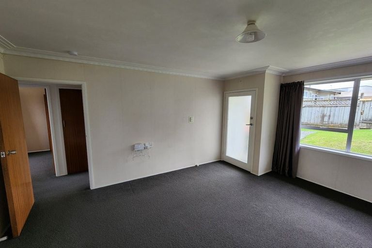 Photo of property in 1/22 La Perouse Street, Botany Downs, Auckland, 2010