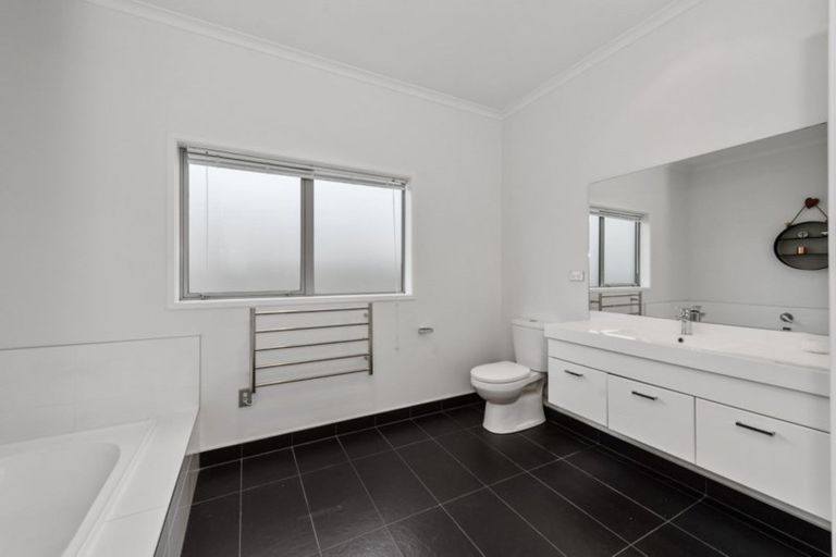 Photo of property in 2 Rigg Place, Flagstaff, Hamilton, 3210