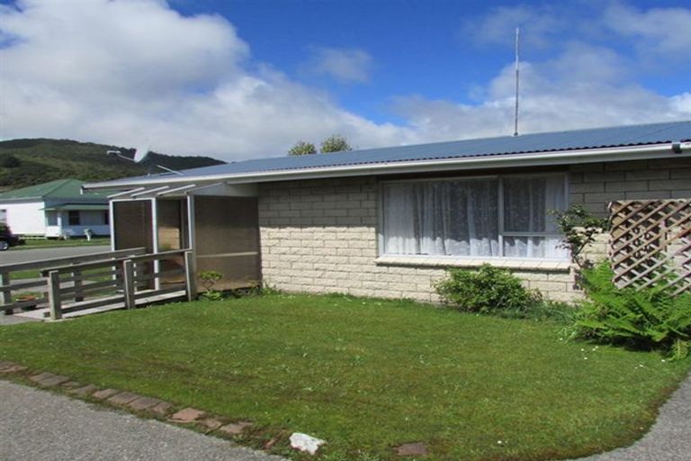 Photo of property in 1/30 Buccleugh Street, Greymouth, 7805