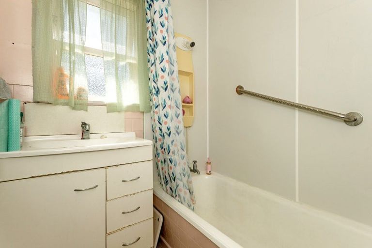 Photo of property in 2 Grundy Street, Mangapapa, Gisborne, 4010