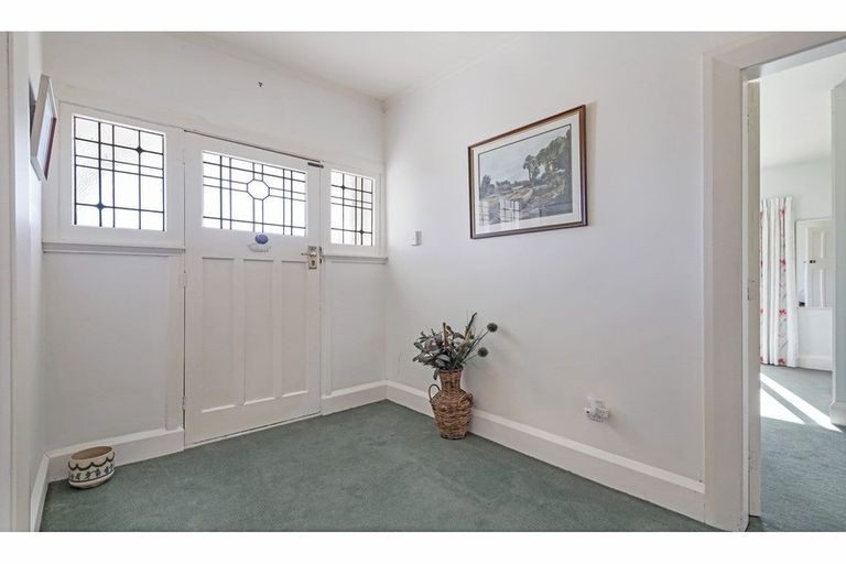 Photo of property in 4 Queen Street, Oxford, 7430