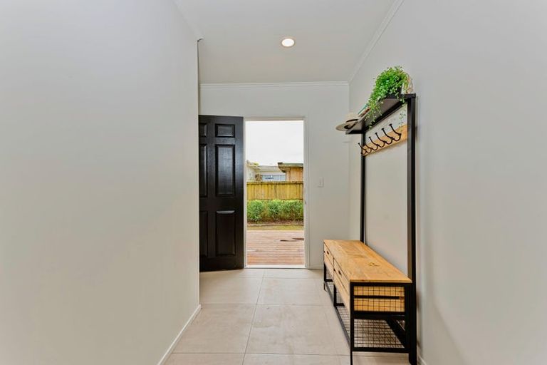 Photo of property in 51 Cambridge Road, Riverhead, 0820