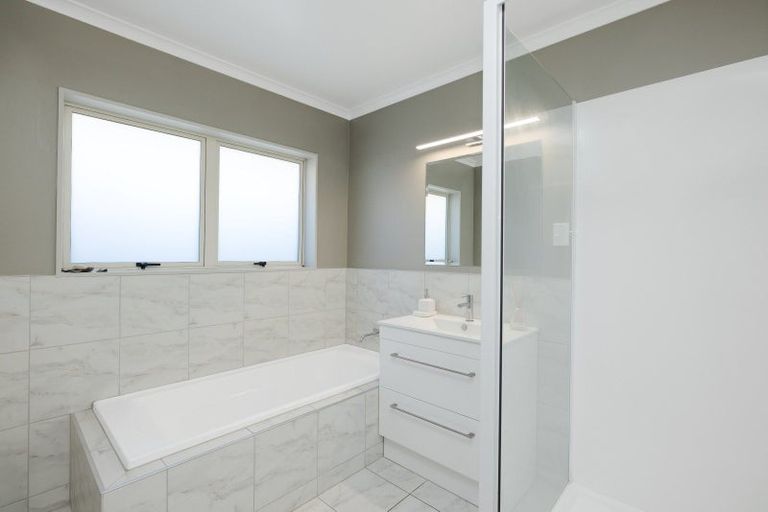 Photo of property in 18 Lotus Avenue, Mount Maunganui, 3116