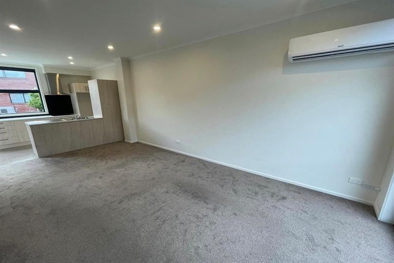 Photo of property in 11 Fermi Lane, Papakura, 2110