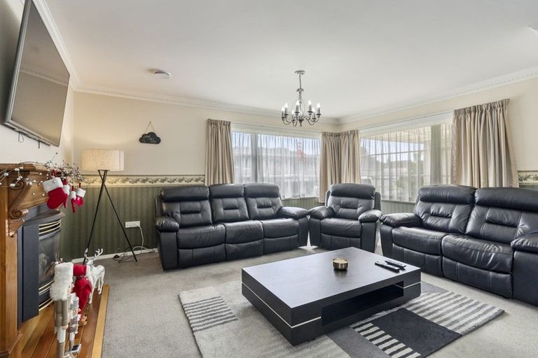 Photo of property in 33 Peel Place, Wainuiomata, Lower Hutt, 5014