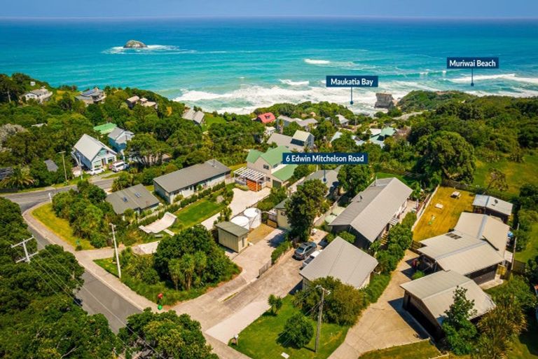 Photo of property in 6 Edwin Mitchelson Road, Muriwai, Waimauku, 0881