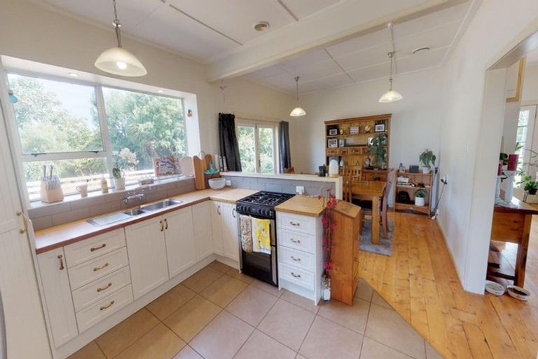 Photo of property in 2079 Kimbolton Road, Kiwitea, Feilding, 4777