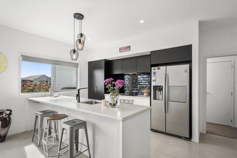 Photo of property in 77 Dunkeld Drive, Papamoa, 3118