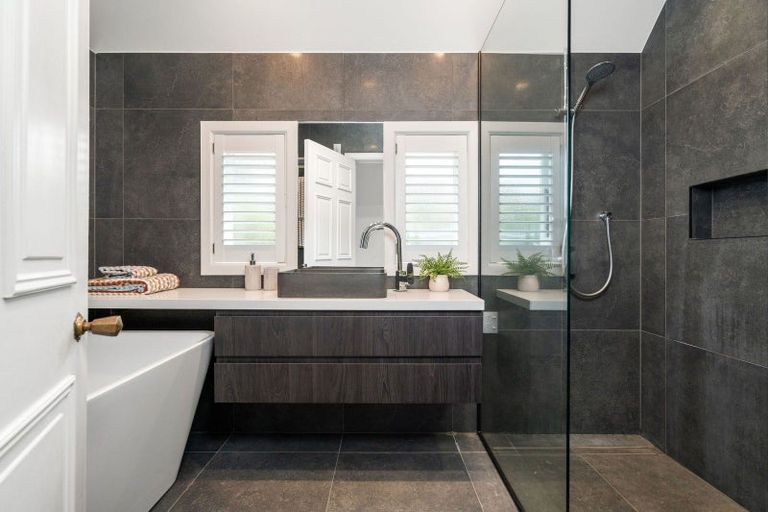 Photo of property in 27 Makora Street, Fendalton, Christchurch, 8041