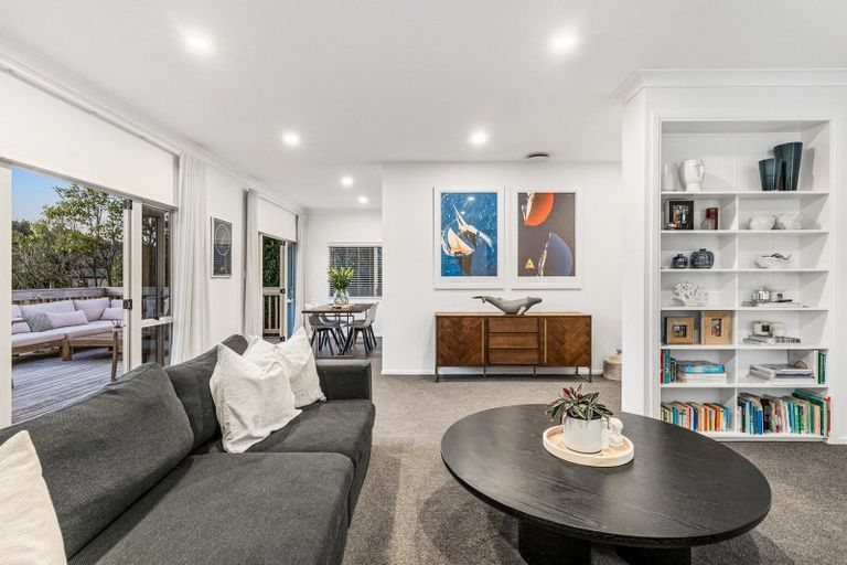 Photo of property in 4 Redfern Lane, Glenfield, Auckland, 0629