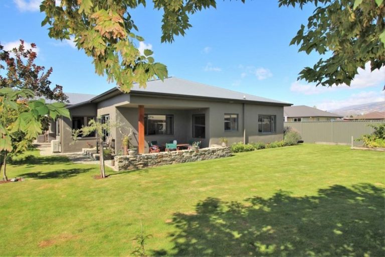 Photo of property in 42 Albert Drive, Clyde, 9330