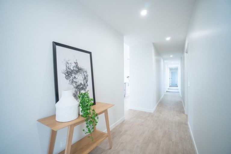 Photo of property in 9 Loveston Lane, Kelvin Grove, Palmerston North, 4470