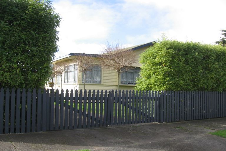 Photo of property in 35 Roy Street, Palmerston North, 4410