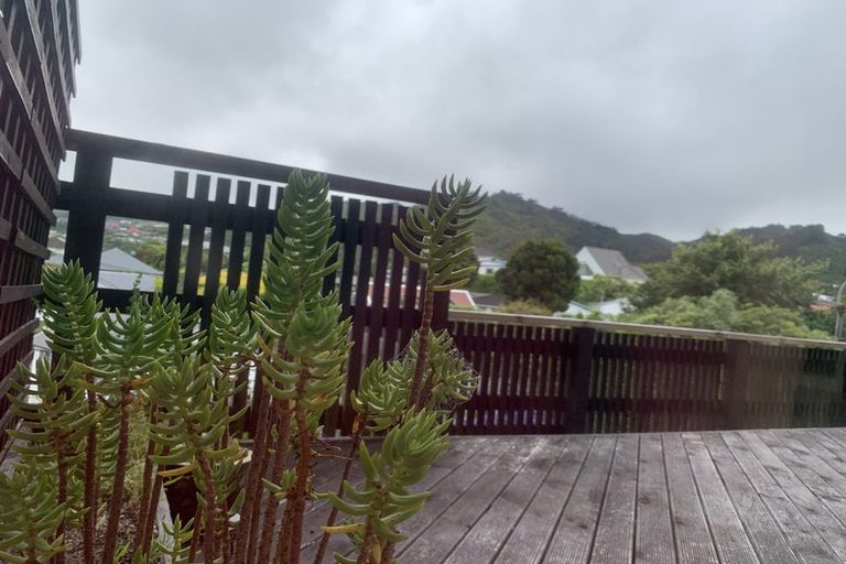 Photo of property in 8 Torwood Road, Khandallah, Wellington, 6035