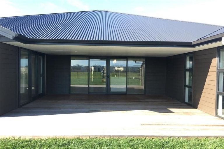 Photo of property in 33 Harding Drive, Papamoa Beach, Papamoa, 3118