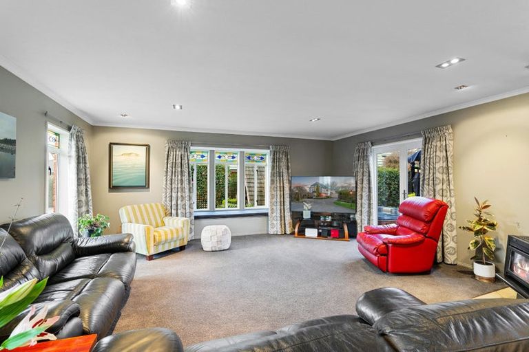 Photo of property in 2/24a Larch Place, Casebrook, Christchurch, 8051