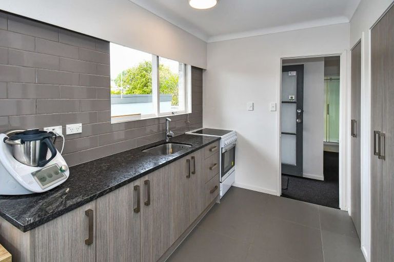 Photo of property in 2/5 Ashdown Place, Pahurehure, Papakura, 2113