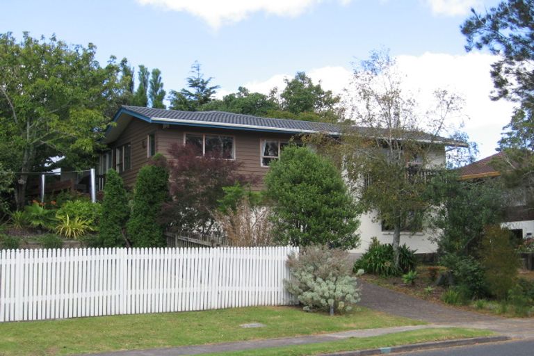 Photo of property in 82 Glencoe Road, Browns Bay, Auckland, 0630
