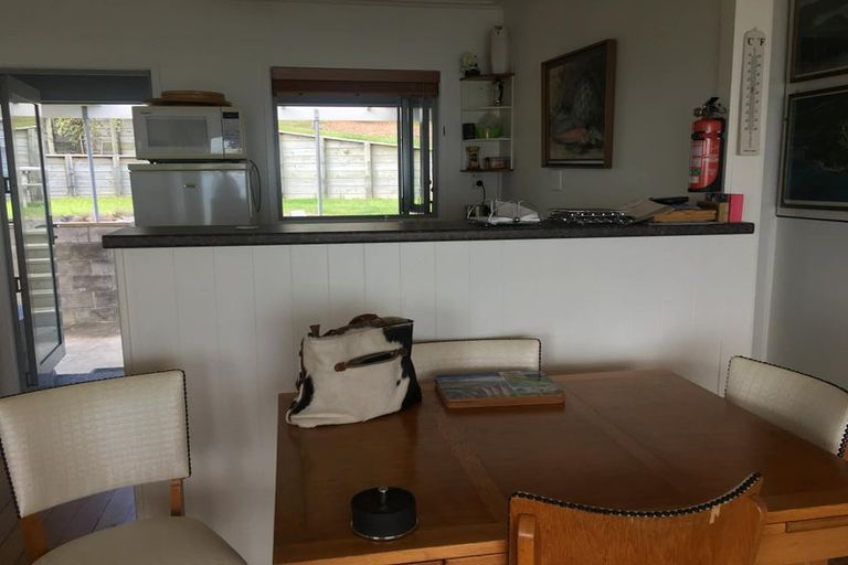 Photo of property in 45 Seaview Road, Cable Bay, 0420