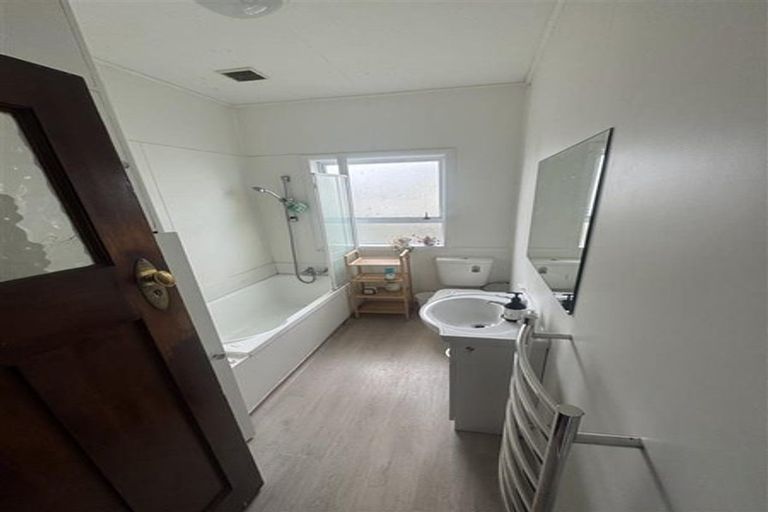 Photo of property in 14a Douglas Street, Waiwhetu, Lower Hutt, 5010